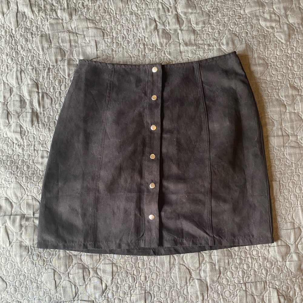 F21 black button up skirt